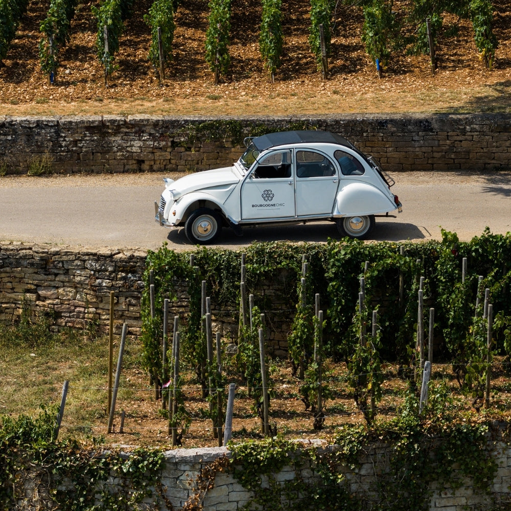 Coffret Cadeau • Séjour Insolite au Cabanon avec Jacuzzi® Privatif & 2CV • [1 NUIT]