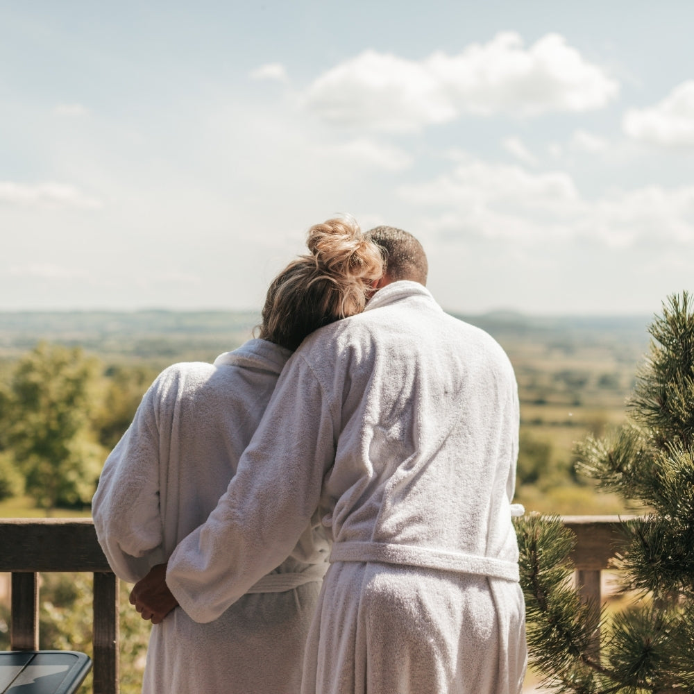 Coffret Cadeau • Séjour Bio & Terroir [1 NUIT] • Hébergement Luxe au Choix avec Jacuzzi® Privatif