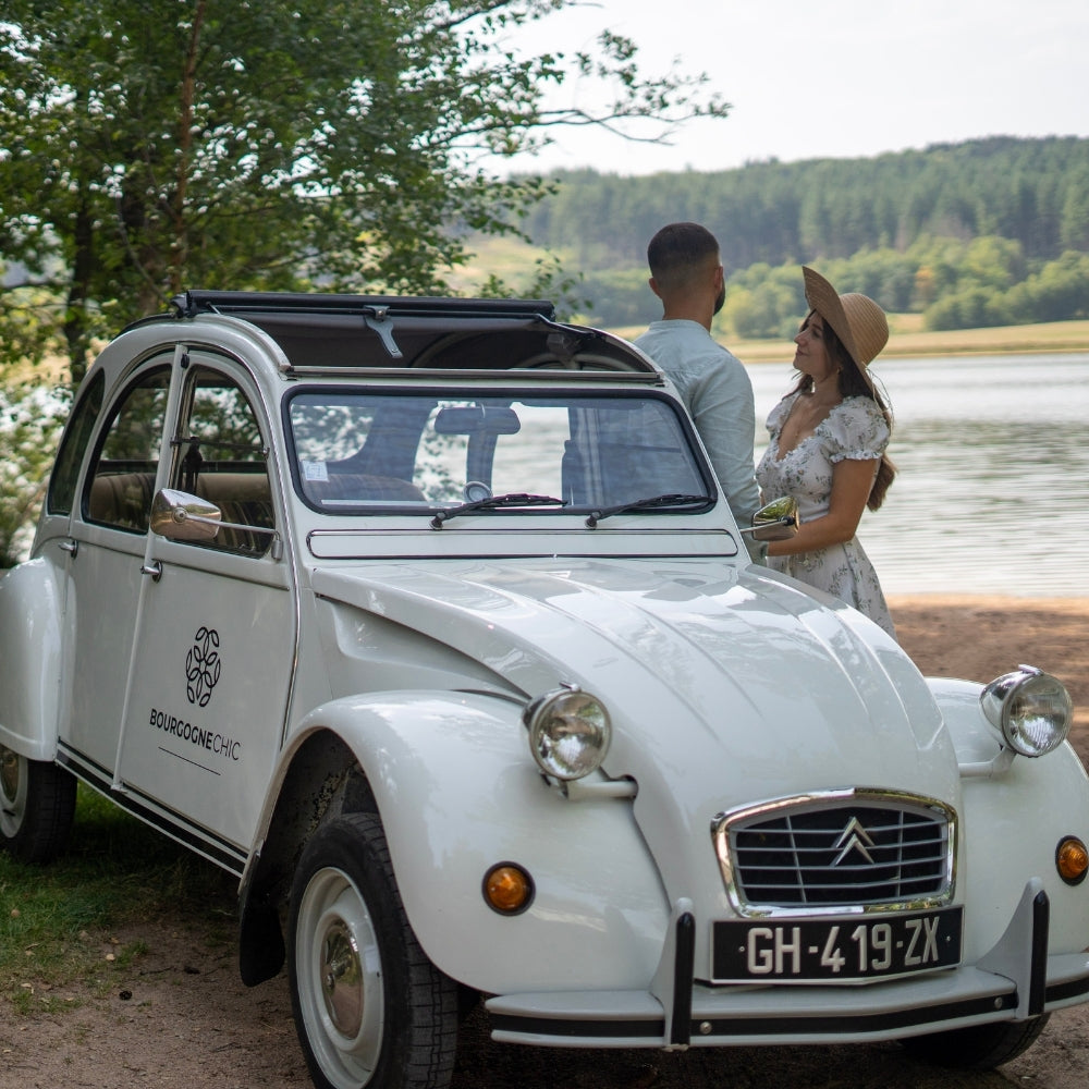 Coffret Cadeau • Séjour Insolite au Logis avec Jacuzzi® Privatif & 2CV • [1 NUIT]