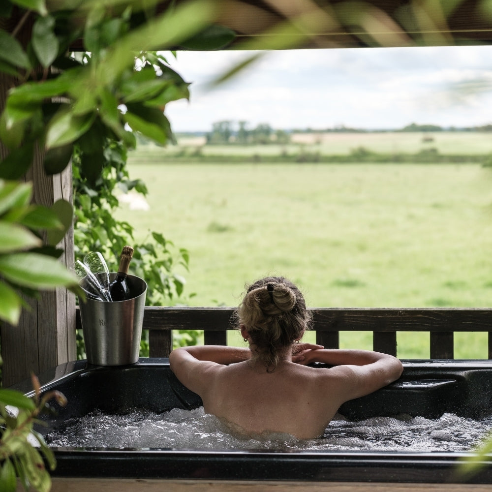 Coffret Cadeau • Séjour Bio & Terroir [1 NUIT] • Hébergement Premium au Choix avec Jacuzzi® Privatif