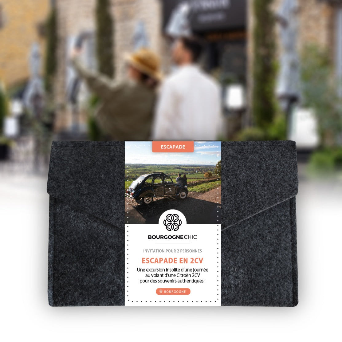 Voyage en duo en 2CV vintage, idéal pour explorer la Bourgogne en toute liberté